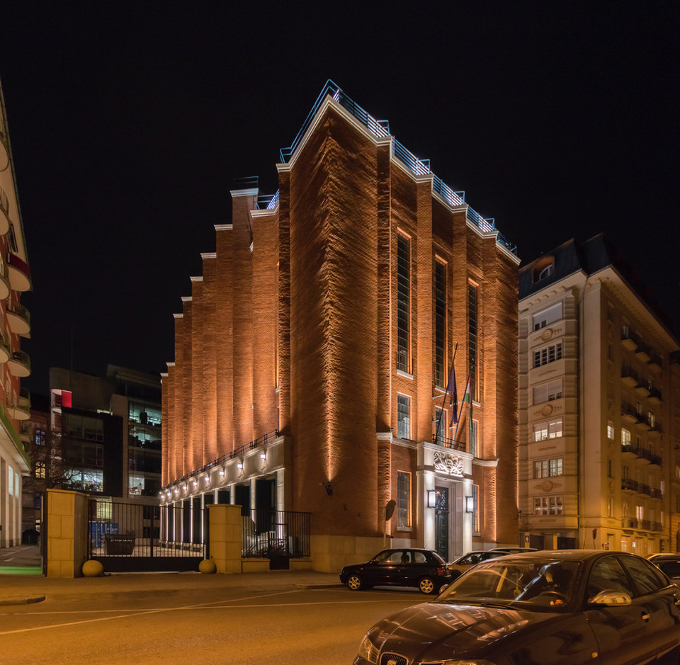  Trafóház átalakítása Markó Irodaházzá, terv: Dombi Miklós, Pintér Tamás DPI Design – világítástervező: Haász Ferenc Made by Light - fotó: Bolla Zoltán