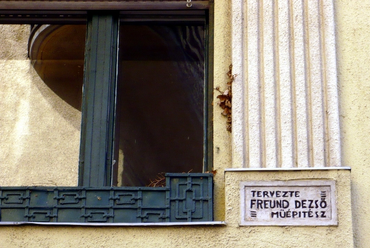 Budapest, Lázár utca 7-9., homlokzatrészlet (a szerző felvétele)