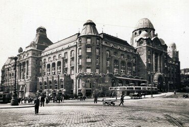 A Gellért fürdő- és gyógyszálló megvalósult állapota 1920 körül, tervező: Hegedűs Ármin, Sebestyén Artúr és Sterk Izidor (Magyar Kereskedelmi és Vendéglátóipari Múzeum, CC BY-NC-ND)