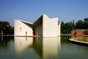 Gandhi Bhawan épület, Pandzsáb Egyetem, Csandígarh, India. Fotó: Panjab University