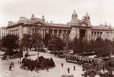 Tőzsdepalota a Szabadság téren, 1923 – forrás: Fortepan