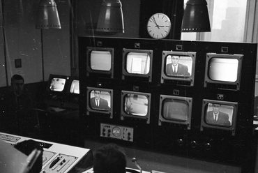 Az MTV egyik stúdiójának vezérlőhelyisége, 1965 - forrás: Fortepan / Magyar Rendőr