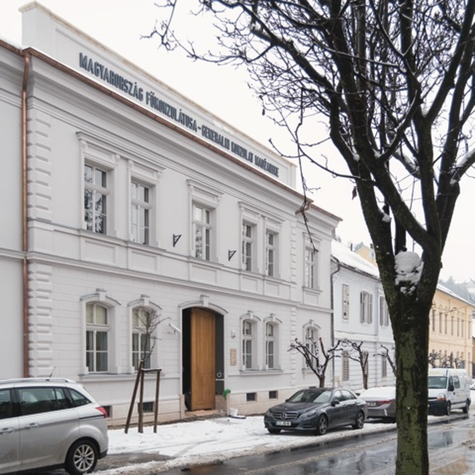Magyarország Főkonzulátusa Lendván - építészeti terv: Falvai Balázs, Nagy Márton, Török Dávid, dmb műterem - belsőépítészet: Szokolyai Schwendtner Gábor, Imre Katalin, MCXVI - fotó: Hajdú Gáspár