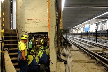 Mik rejtőznek a falak mögött? A metró rekonstrukciójának fontos része volt a gépészeti és elektromos rendszerek megújítása is. Fotó: BKV