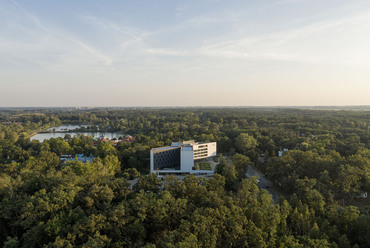 Hunguest Hotel Sóstó **** – terv: BAHCS művek Kft. Báger András és Helmle Csaba – fotó: Danyi Balázs