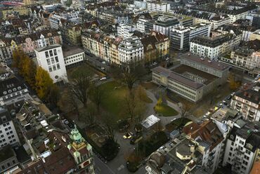 A Zentral- und Hochschulbibliothek rehabilitációja, Lunzern, Svájc, Tervezők: Thomas Lussi és Remo Halter Casagrande, 2017-2020., Fotó: Leonardo Finotti, A Lussi + Halter AG hozzájárulásával