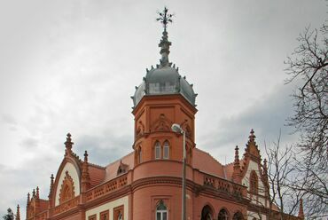 A hajdani Jószágkormányzóság épületének homlokzata Veszprémben, Fotó: Kelecsényi Kristóf