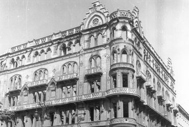 Az egykori Deutsch-ház, Régen: Budapest, V. Kerület, József Attila utca 22., Forrás: Fortepan