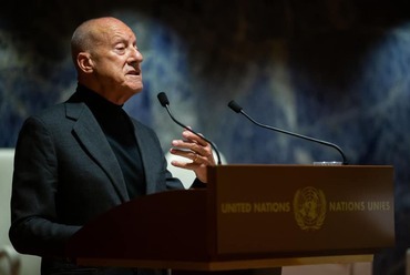 Norman Foster az ENSZ genfi fórumán - forrás: Norman Foster Foundation Facebook oldala