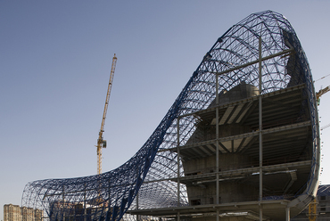 A Heydar Aliyev Kulturális Központ építés közben, Zaha Hadid Architects, Baku, Azerbajdzsán, 2007-2012, Fotó: ©Luce Hayes, A Zaha Hadid Architects hozzájárulásával