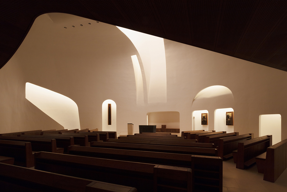 Dezeen Awards 2020 - Megvannak a győztesek, a Robert Gutowski Architects által tervezett templom dicséretben részesült