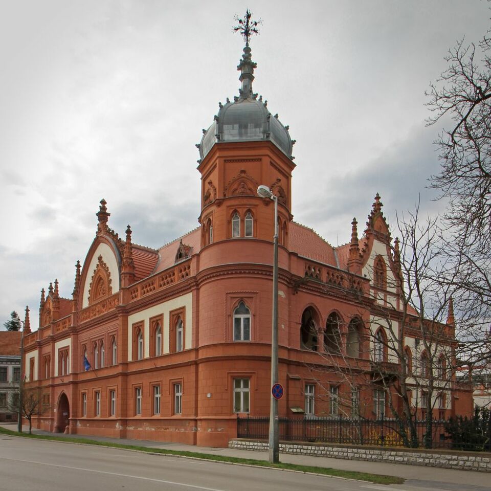A hajdani Jószágkormányzóság épületének homlokzata Veszprémben, Fotó: Kelecsényi Kristóf