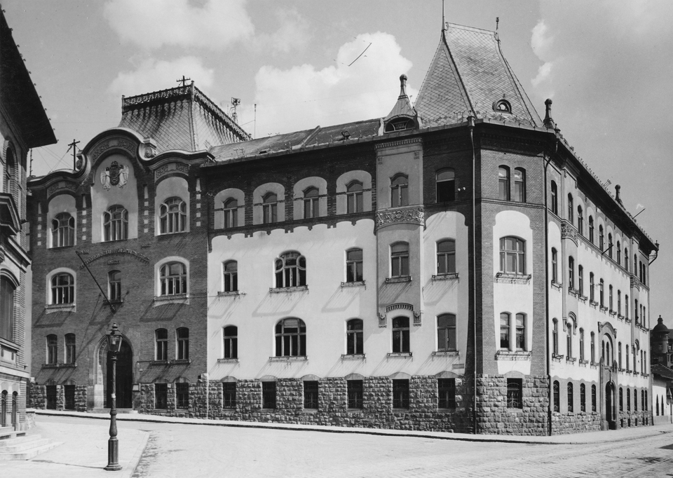 Az Országos Meteorológiai Szolgálat központi épülete 1940-ben, tervező: Neuschloss Kornél (Fortepan/ Somlai Tibor)