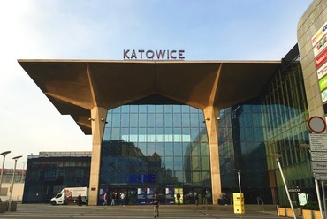 Katowice vasútállomás. Forrás: Wikimedia Commons