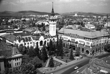 Megszokott beállítás Marosvásárhelyről a Városházával és a Kultúrpalotával. De nem csak ennyiből áll az épített örökség. Fotó: Török Gáspár, via Azopan