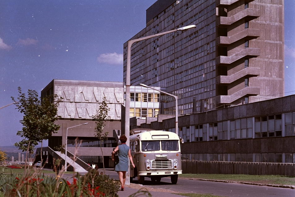 Csinált város a Sajó völgyében – Adalékok Kazincbarcika későmodern építészetéhez