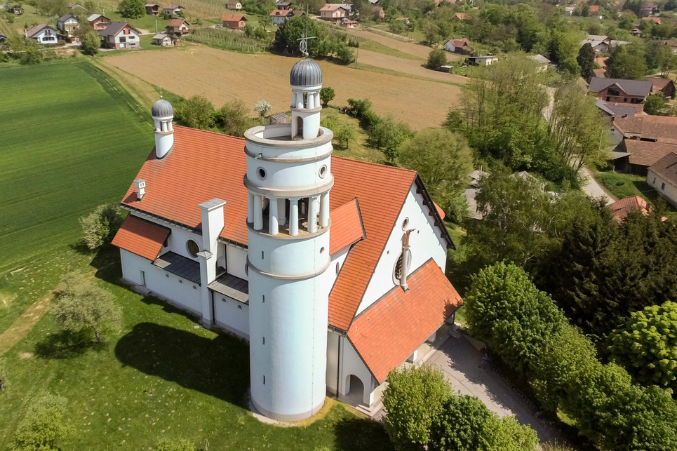 A Jože Plečnik tervezte bagonyai templom (Fotó: www.documenta-pannonica.si)