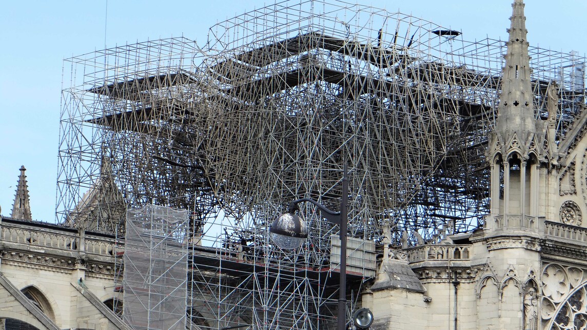 A Notre-Dame állványzata - forrás: WikiMedia Commons