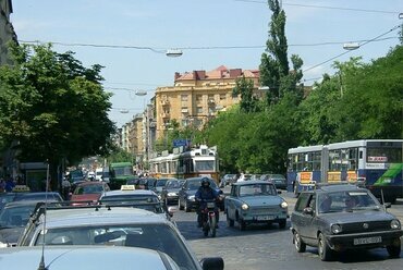  Közlekedés a Bartók Béla úton az 1990-es években. Forrás: hampage.hu