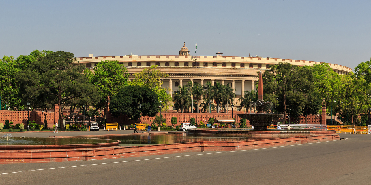 Folytatódhat India új parlamentjének építése – a Sir Edwin Lutyens által tervezett parlamentépület – fotó: Wikipedia Commons, feltöltő: A. Savin