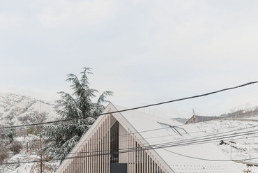 Téglalapon háromszög – családi ház a budaörsi dombok között. Fotó: Danyi Balázs