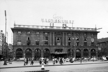 Corvin Nagyáruház 1961. – Forrás: Fortepan / Budapest Főváros Levéltára. Levéltári jelzet: HU_BFL_XV_19_c_11