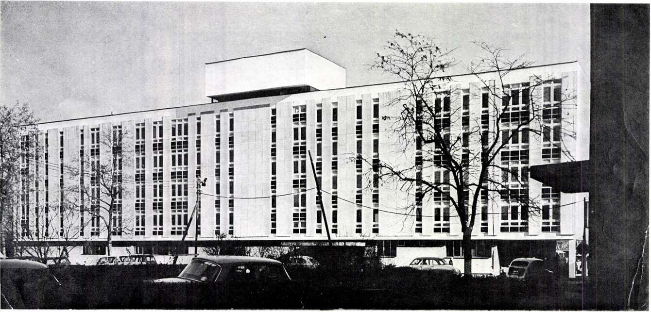 Budapest, Tétényi úti (Szent Imre) Kórház pavilonja 1973 körül, tervező: Vadász György (BUVÁTI) (Magyar Építőművészet, 1973/1.)