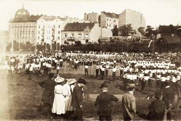 Széll Kálmán tér, szemben a Vérmező út, 1906. Forrás: Fortepan / Széman György