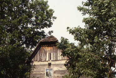 Banovinai, tradicionális vernakuláris lakóépület, 1988. (Fotó: http://balkanarchitecture.org/)