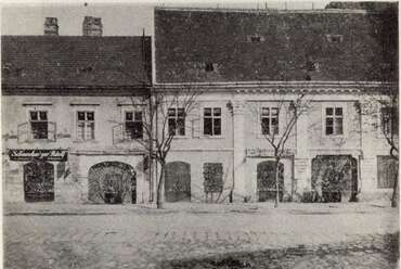 Sopron, Várkerület 70., 1942 körül, építőmester (valószínűleg): Handler Jakab (Soproni Szemle, 1942/2., 124. o.)
