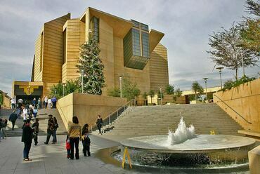 Rafael Moneo, Cathedral of Our Lady, Los Angeles, USA. Forrás Wikipedia