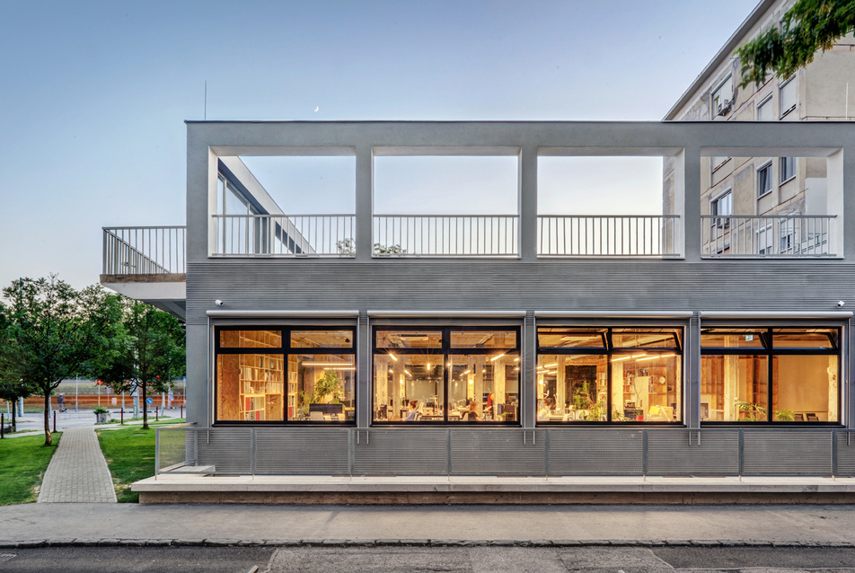 Egy étterem új élete – A Bánáti + Hartvig Építész Iroda új irodaépülete