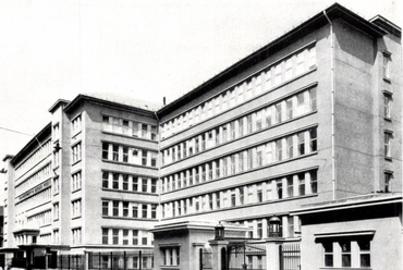 Budapest, Magánalkalmazottak Biztosító Intézetének kórháza (ma: Péterffy Sándor utcai kórház), 1934-ben, tervező: Hültl Dezső (Tér és Forma, 1934/7., 185. o.)