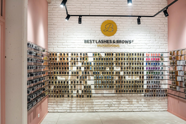 A Best Lashes&Brows irodája, kozmetikai üzlete és oktatóközpontja Budapesten. Tervező: Pyxis Nautica. Fotó: Gulyás Attila 