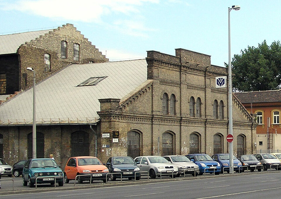 A Láng Gépgyár legrégebbi fennmaradt épülete. Forrás: Wikipédia