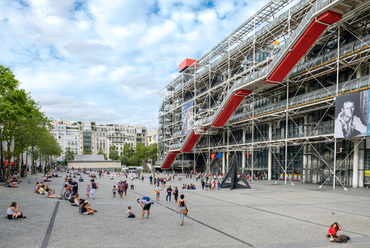 A Pompidou Központ. Tervező: Richard Rogers, Renzo Piano. 1977. Fotó: Wikipedia