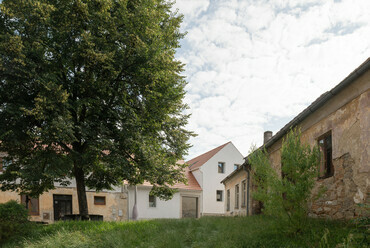 Atelier 111 Architekti: Kozina House, Trhové Sviny, Csehország. Fotó: Alex Shoots Buildings