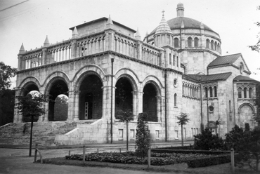 A budapesti Regnum Marianum-templom, 1936. Forrás: Fortepan