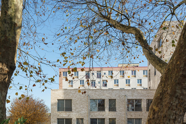 Caudale önkormányzati bérház, Camden, London – Tervező: Mae Architects – Fotó: Stäle Eriksen és Tim Crocker