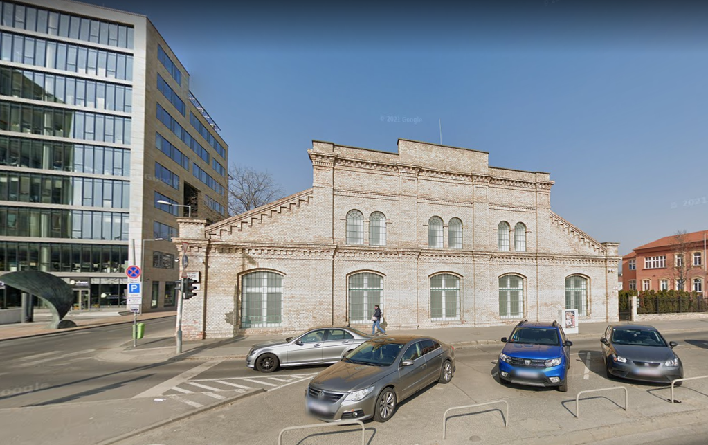 A Váci út és a Turbina utca sarkán álló csarnok napjainkban. Forrás: Google Street View