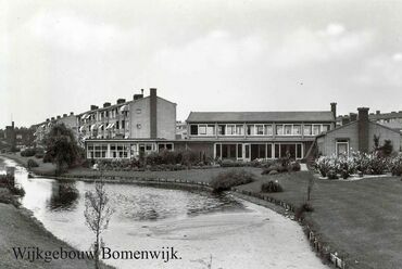A bomenwijki közösségi ház, amelyet az építkezés ideje alatt az építészek használtak. Építész: W. van Tijen & H.A. Maaskant. Fotó: ismeretlen fotós