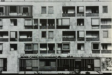 Áruház és lakóépület, Debrecen (1961). Tervező: Mikolás Tibor. Fotó: Magyar Építőművészet