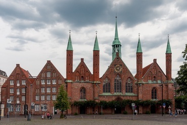 A Heiligen-Geist-kórház  kórház, Forrás: Wikipedia Commons, Felhasználó: CEphoto, Uwe Aranas