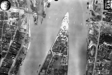 Légifotó az épülő Árpád hídról, 1944. Forrás: Fortepan / Magyar Királyi Honvéd Légierő