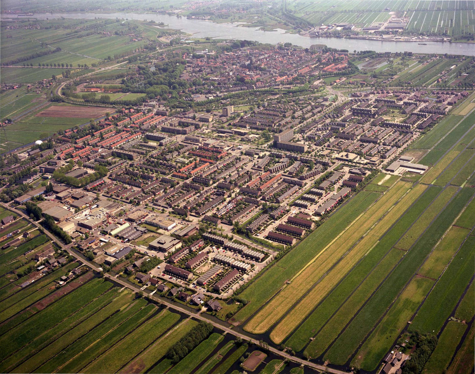 Schoonhoven-Észak városrész madártávlatból, háttérben a történeti városmaggal. Forrás: Marc Bukman