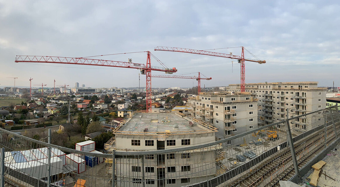 Lakóprojekt a Marlen-Haushofer-Weg környékén, folyamatban a kivitelezés. Forrás: mischek.at