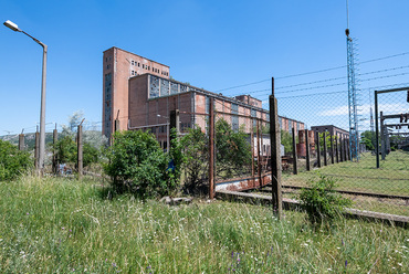 Noha az inotai erőműben még sok volt a kísérleti projektekre jellemző kivitelezési és funkcionális zavar, mégis jelentős fordulatot hozott az 1945 utáni erőmű-építkezések hosszú sorában éppúgy, ahogy az egész magyar ipari építészet történetében is.