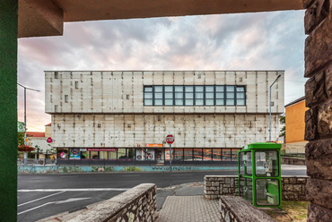 A város fejlesztésének régi adóssága volt a modern Palota Áruház, amely végül csak 1980-ra készült el. Egyedi homlokzata szerencsére ma is jó állapotban van.