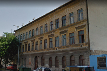A tömbrehabilitáció első ütemében érintett Koppány utca 3. alatti, bontásra ítélt ház. Forrás: Google Street View