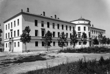 A főépület 1955-ben, Forrás: Fortepan, Adományozó: Gallai Sándor